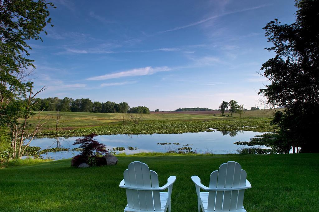 Castle In The Country Bed & Breakfast Inn Allegan Bagian luar foto