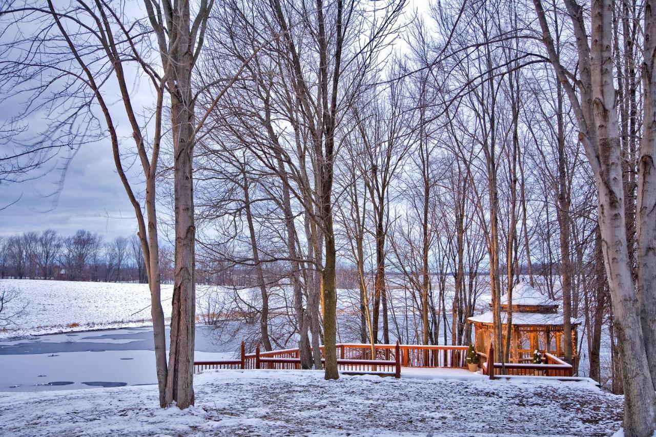 Castle In The Country Bed & Breakfast Inn Allegan Bagian luar foto